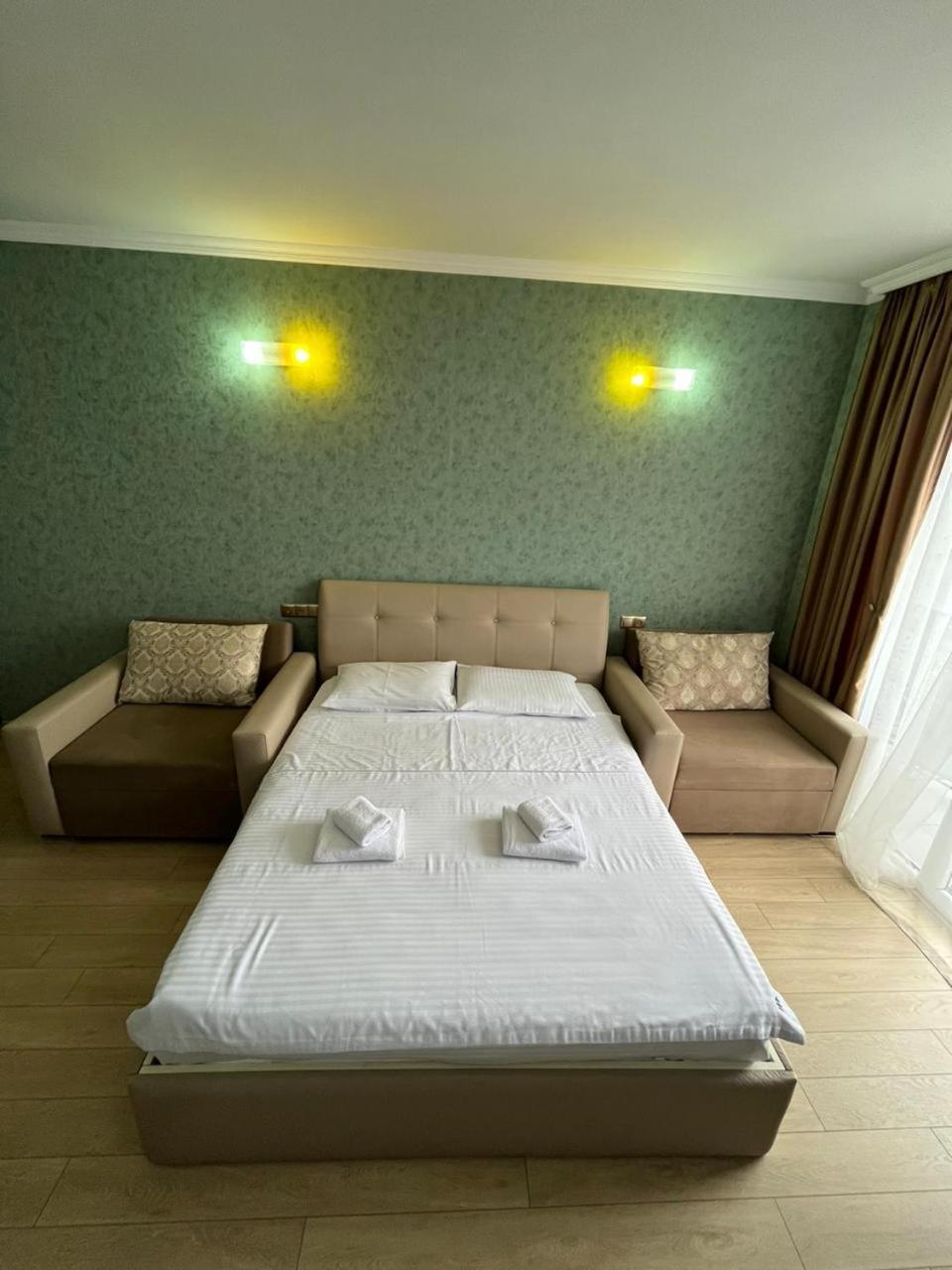 Aparthotel Holiday Lux Batumi Zewnętrze zdjęcie