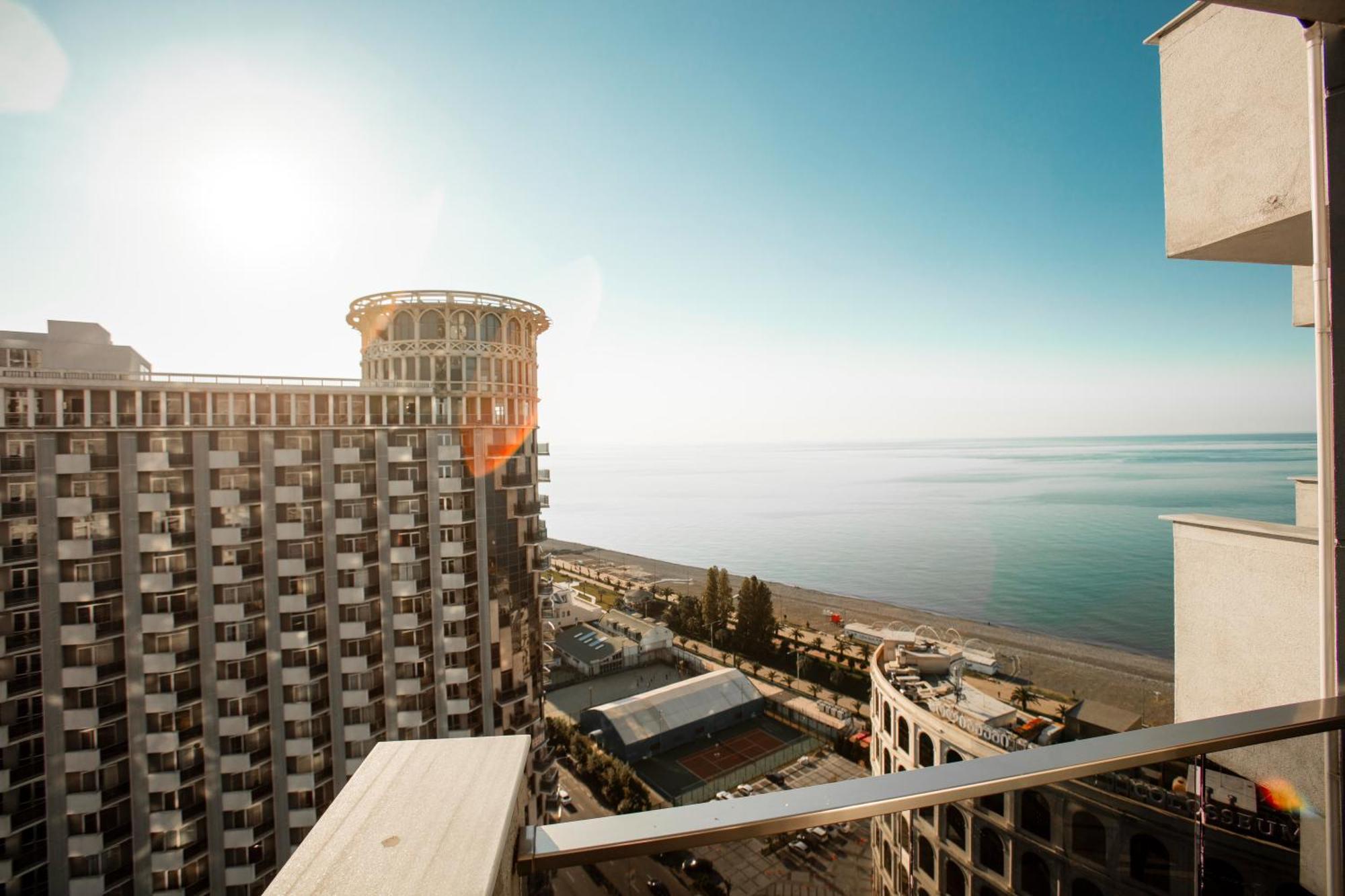 Aparthotel Holiday Lux Batumi Zewnętrze zdjęcie